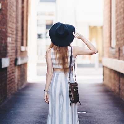 Alone dp 
